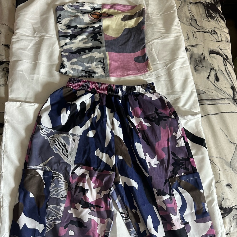 Never Worn ! 2 Piece - image 2